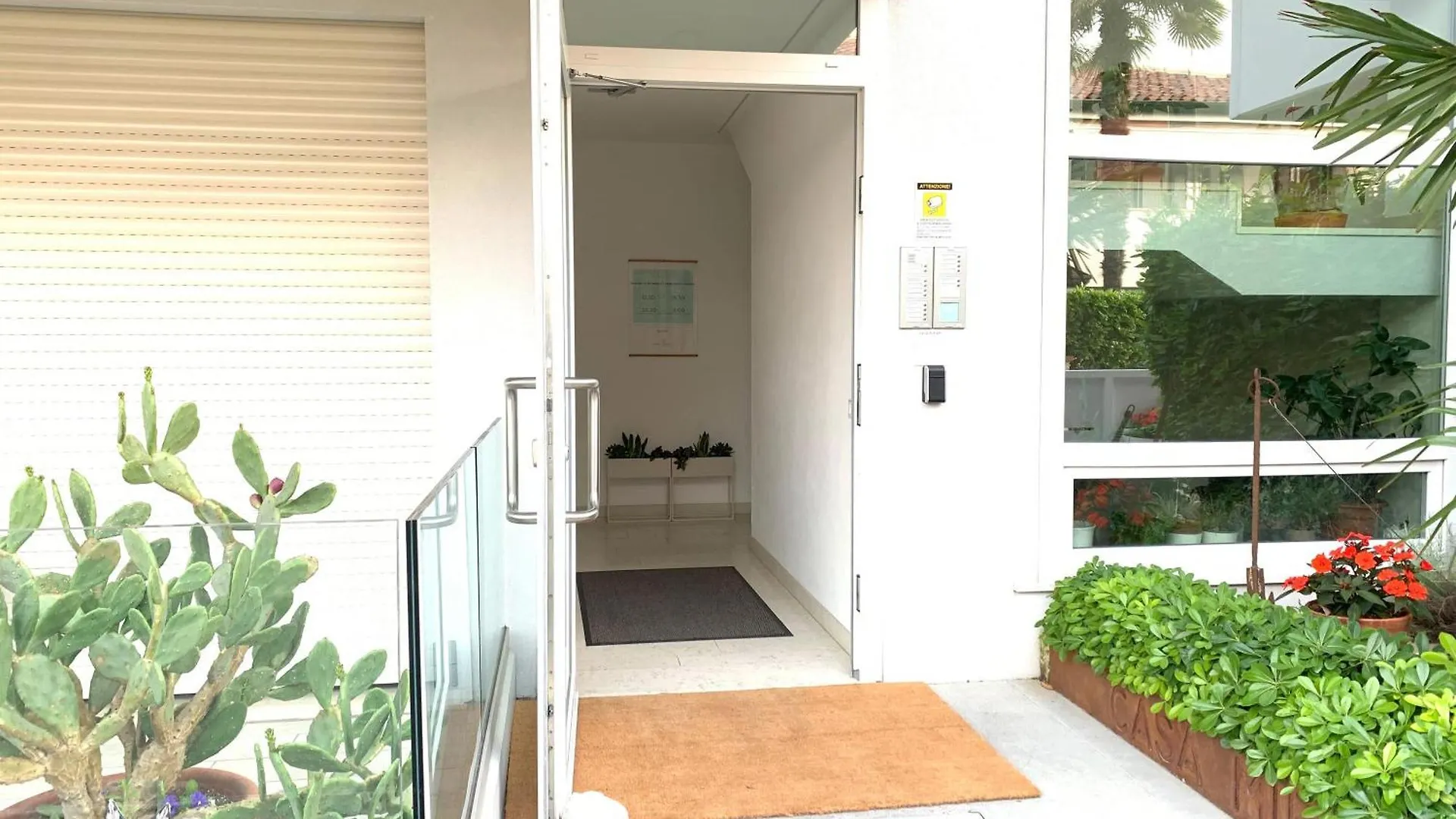 Апартаменты Dainese Apartments, Casa Miriam Лидо-ди-Езоло